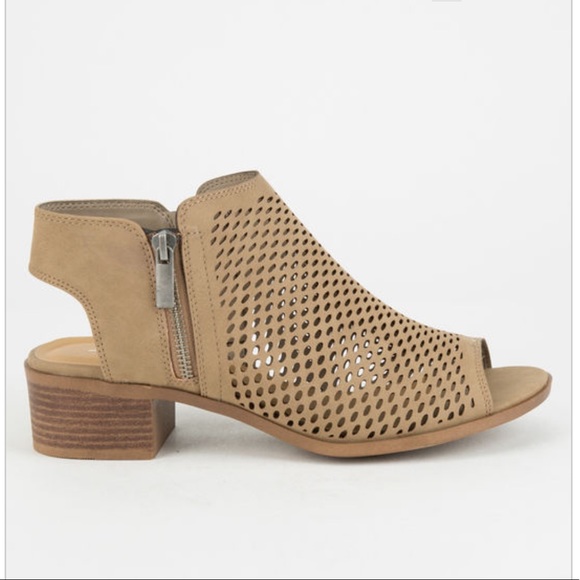 Peep Toe Perforated Slingback Kitten Heel Sandal - Picture 3 of 3